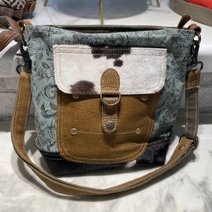 Myra Bag Crossbody